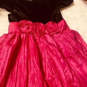 Short sleeve dress mesh under